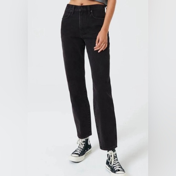 Sunday Best Denim - Sunday Best Low Key Mom Jeans in Washed Black. Size 31